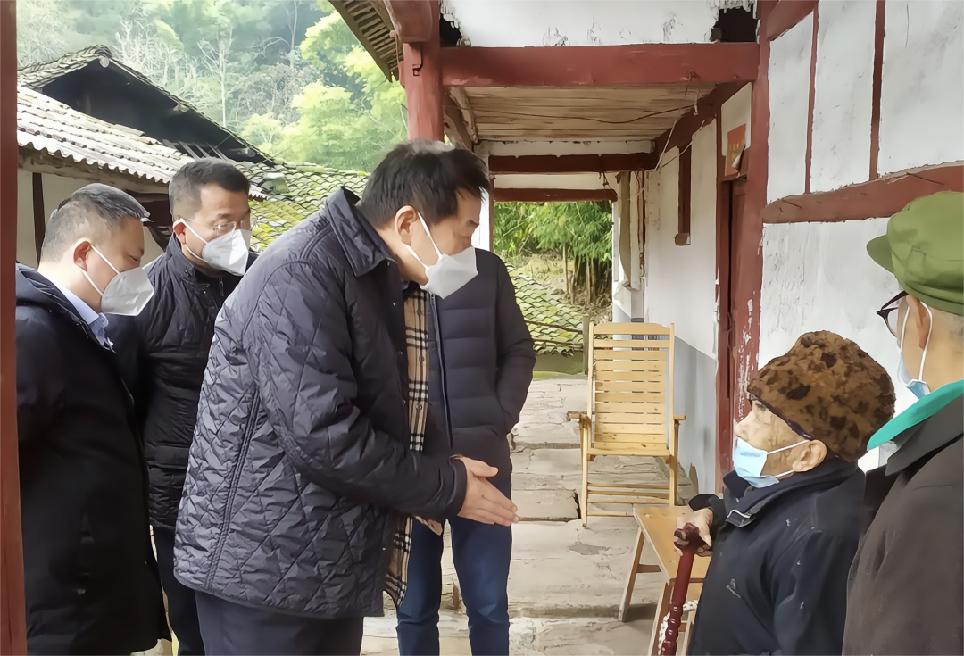 四川省J9九游会集团党委书记、董事长任丁率队赴嘉陵区开展帮扶工作
